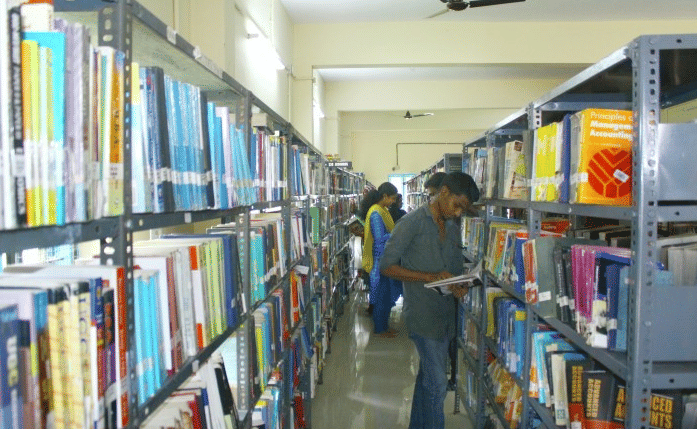 Sree Sankara Vidyapeetom College Ernakulam Library photo 1